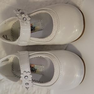White floral dress shoes- 5 toddler
